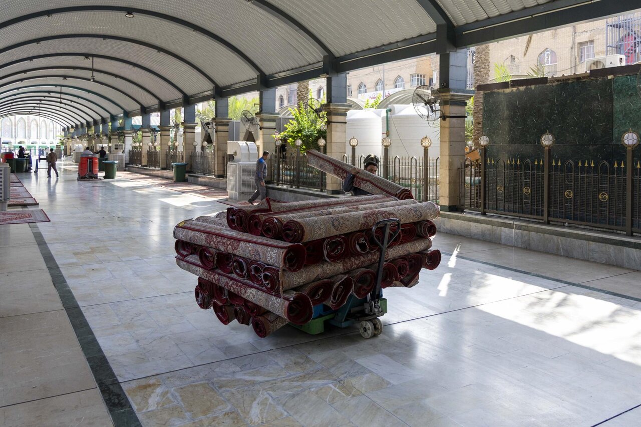 Washing and carpeting of the covered areas designated for visitor rest