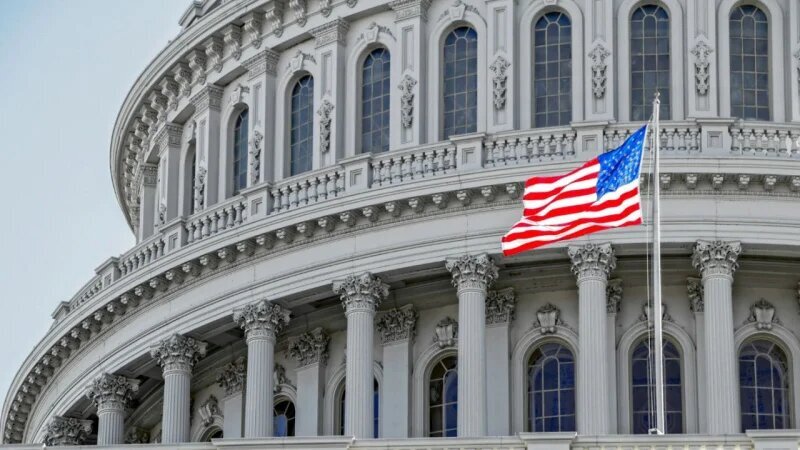27 سيناتوراً أمريكياً يحذرون من ارتفاع أسعار الطاقة بنسبة 60% قبيل فصل الشتاء