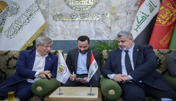 تقرير مصور/ رئيس الوزراء التركي الاسبق أحمد داود أوغلو يزور العتبة الحسينية المقدسة في كربلاء