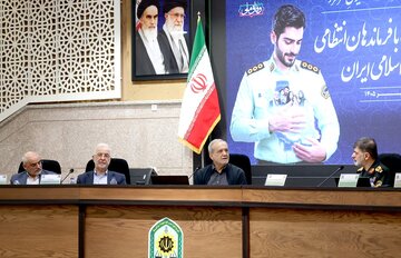 پزشکیان: جنگ اقتصادی دشمن را به شکست می‌کشانیم/ نیروهای نظامی دژ مستحکم و مایه عزت و سربلندی مردم ایران