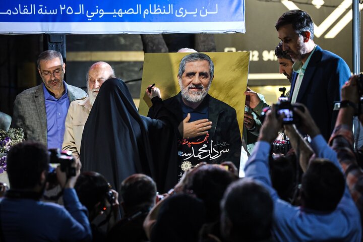 عکس خبری/ رونمایی از سردیس شهید سرلشکر محمدسعید ایزدی در میدان فلسطین