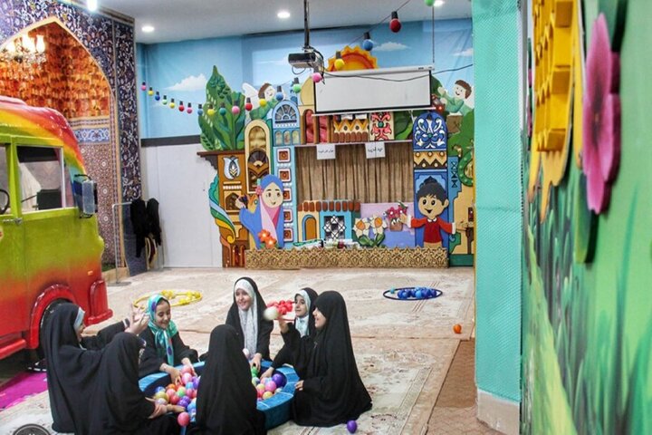 از «زیر گنبد طلا» تا «باغ فرشته‌ها»؛ برنامه‌های متنوع رواق کودک حرم حضرت معصومه(س)