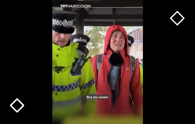 Видео \ Ливерпул полиси етираз аксијасында бир Фәләстин тәрәфдары олан јәһуди фәалы сахлады