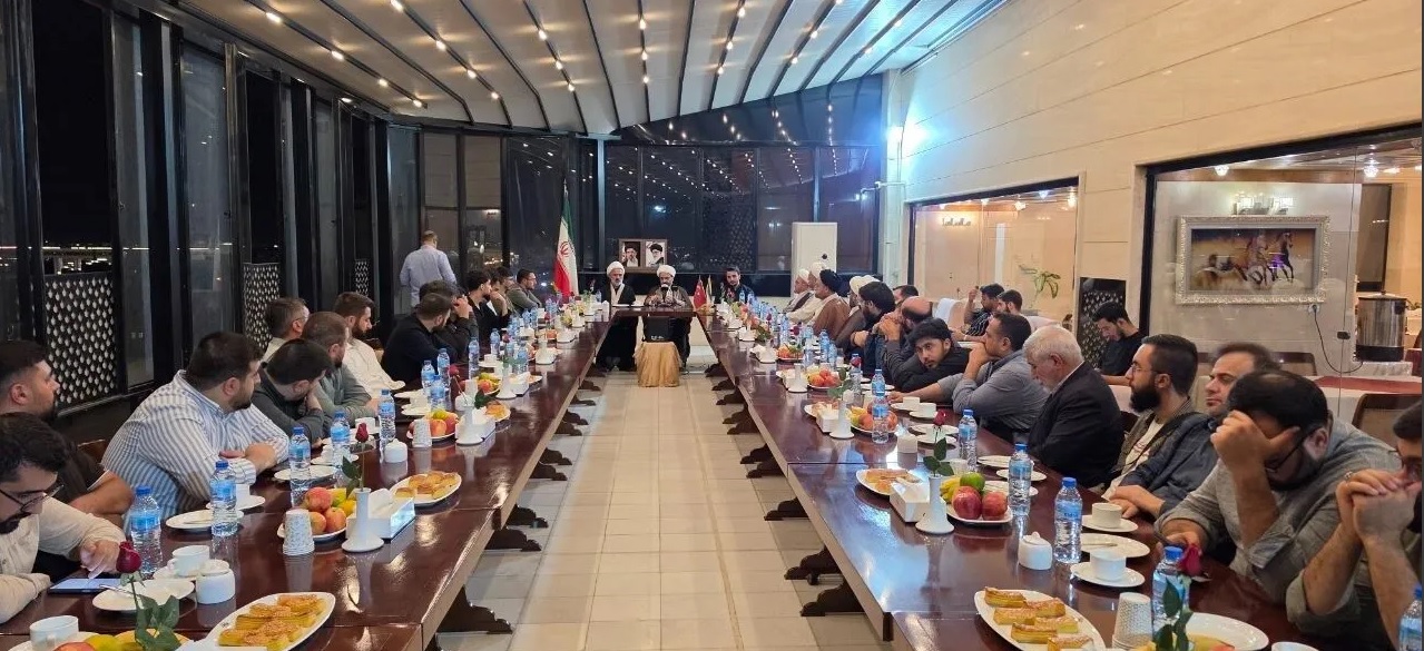 Türkiyeli İlahiyat Öğrencileri Kum’da Bir Araya Geldi: Şehit İmam Hamanei Anısına Anma Programı Düzenlendi + Foto