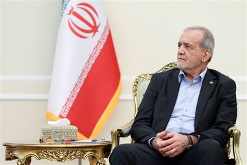 ایرانی صدر: علاقائی سفارت کاری کو بحرانوں کے حل کا مؤثر ہتھیار بننا چاہیے