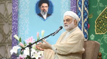 Hucetul-Îslam wel-Muslimîn Ferahzad: Aramiya bawermend di bin çavdêriya tewhîd û koletiya Xwedê de ye