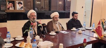 Türkiyeli İlahiyat Öğrencileri Kum’da Bir Araya Geldi: Şehit İmam Hamanei Anısına Anma Programı Düzenlendi + Foto