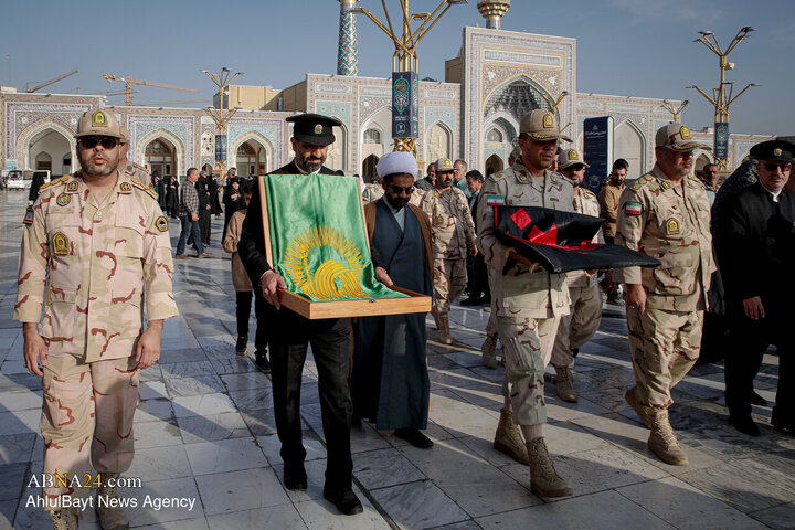 اهدا پرچم حرم مطهر امام حسین (ع) به آستان قدس رضوی