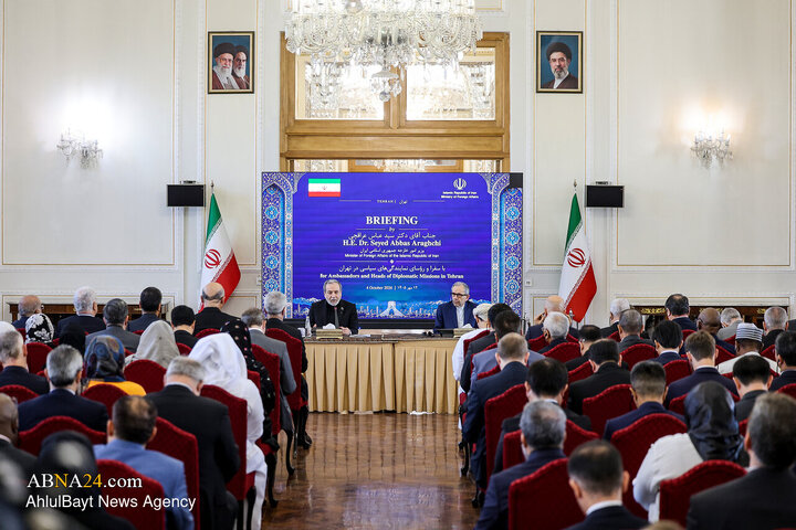 نشست وزیر خارجه با سفرا و نمایندگی های سیاسی در تهران