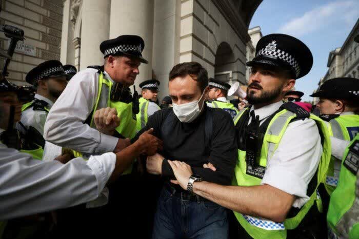 Pag-aresto sa mga nagprotesta sa London