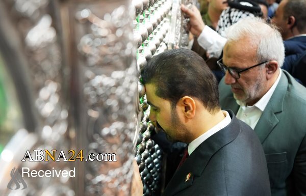 عکس خبری/ نخست‌وزیر عراق به زیارت امام حسین(ع) و حضرت عباس(ع) رفت