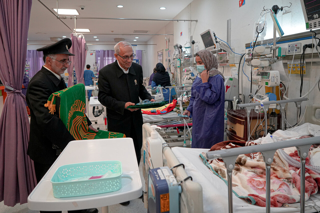 Photos: Presence of servants of Razavi Holy Shrine at Akbar Hospital in Mashhad