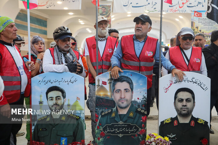 Turkish cyclists pay tribute to Minab martyrs in Tabriz
