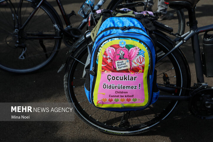 Turkish cyclists pay tribute to Minab martyrs in Tabriz