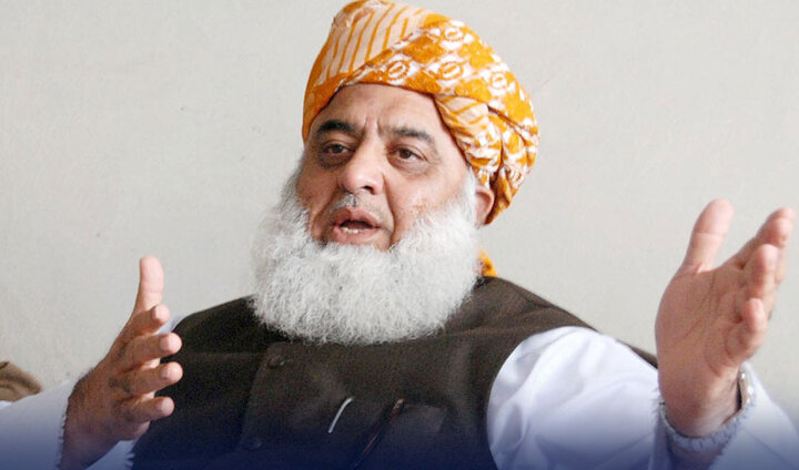 خیبرپختونخوا میں ایمرجنسی اور گورنر راج کو مسترد کرتے ہیں،فضل الرحمان