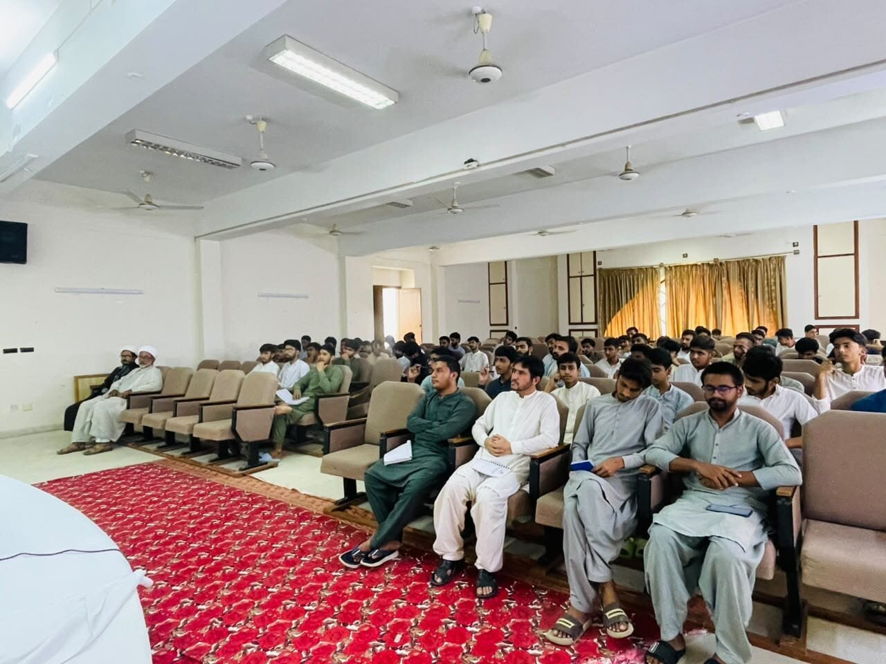 Seminar Examines Role Monotheism in Ayatollah Khamenei’s Intellectual Thought