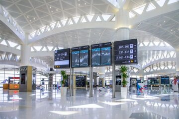 مطار الملك خالد الدولي في الرياض تعلق رحلاتها نتيجة العلميات العسكرية اليمنية