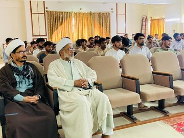 کراچی؛ نشست علمی »جایگاه توحید در منظومه فکری رهبر شهید« برگزار شد