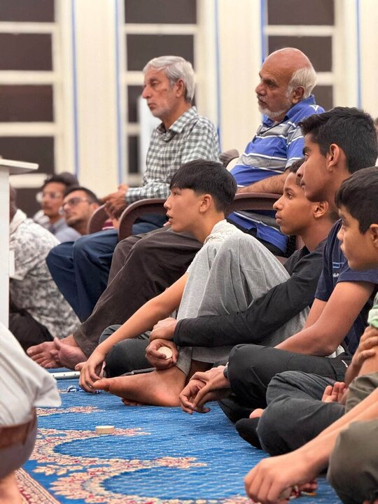تقرير مصور/ جمعية "خوجا شيعة إثنا عشري" (KSIJ) تعقد درساً أسبوعياً في الفقه الإسلامي حول أحكام الأكل والشرب في أوغندا
