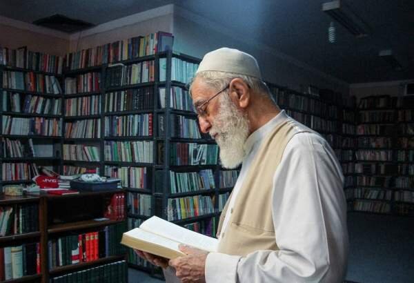 Imam Seyyed Ali Khamenei & culture of reading and studying