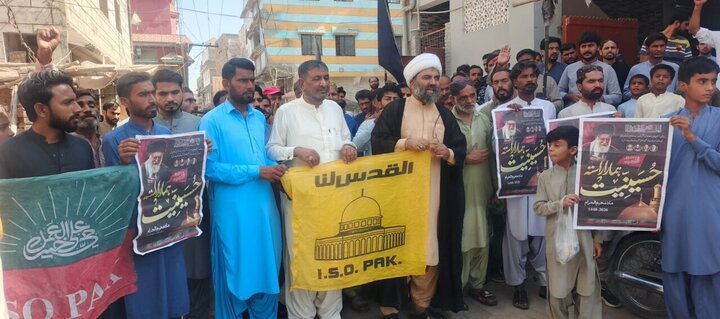 جیکب آباد میں یمنی عوام سے اظہارِ یکجہتی کے لیے ریلی؛ پاکستانی حکومت سے امن اور امدادی سرگرمیوں میں کردار ادا کرنے کا مطالبہ