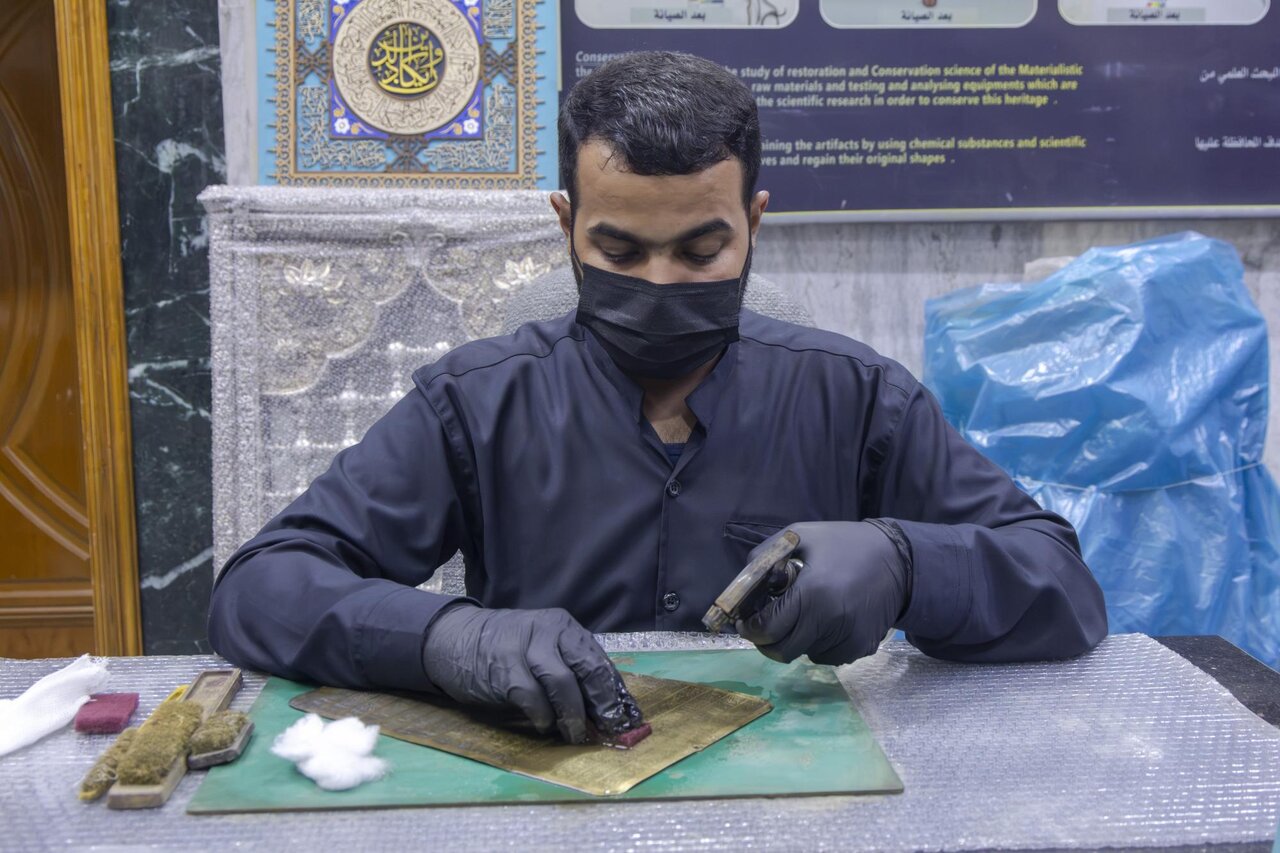 Al-Kafeel Museum completes restoration of copper mural featuring the Prophet’s ziyarat (+Photos)
