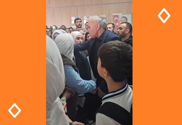 Видео \ Директор “Һиҹабсыз тәләбәләр дәрсә ҝәлсин!” демәклә өзүнү биабыр етди