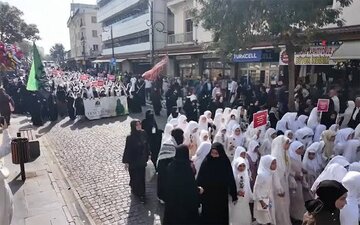آذربائیجان میں حجاب پر پابندیوں کے خلاف احتجاج، خواتین اور طالبات کی حمایت میں مہم زور پکڑ گئی