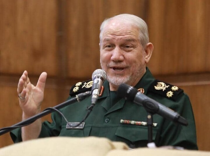 Il generale di divisione Safavi: la gestione dello Stretto di Hormuz è un obbligo strategico delle forze armate iraniane