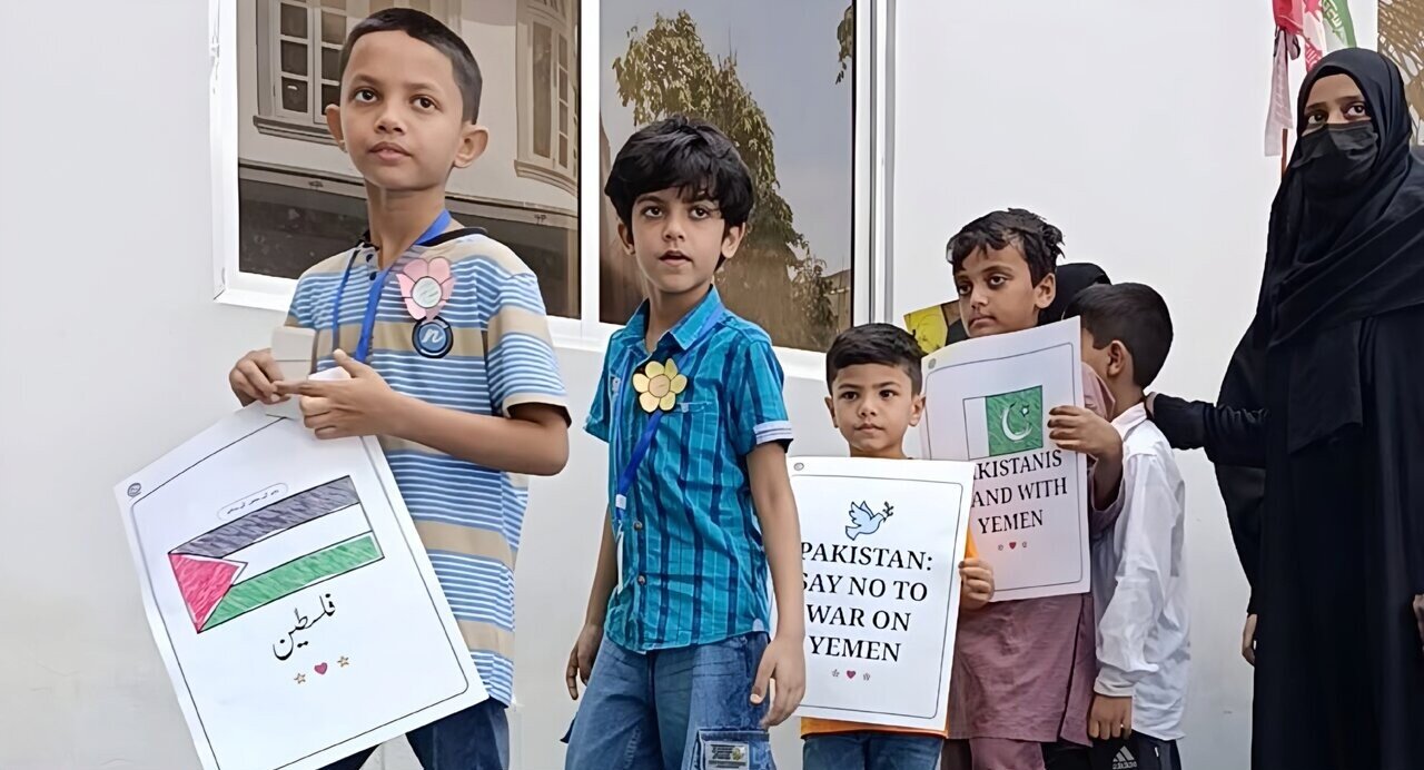تجمع نمادین دانشآموزان کراچی در حمایت از مردم یمن+تصاویر