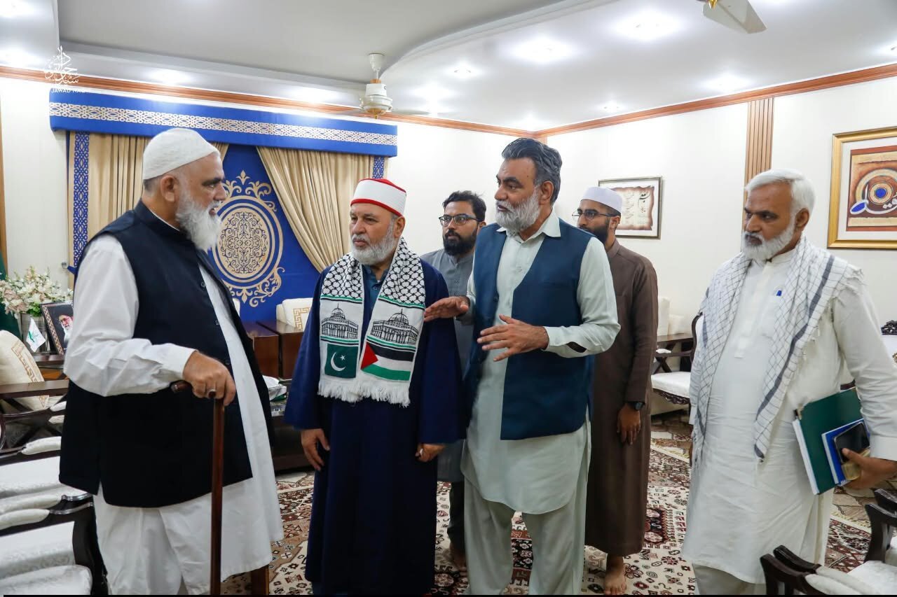Former Grand Mufti of Gaza Visits Jamia Urwatul Wusqa in Lahore