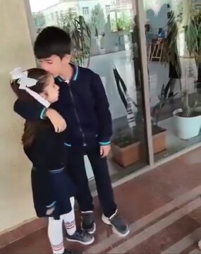 Video  / Hicablı sinif yoldaşlarını müdafiə edən azyaşlı Qəhrəman