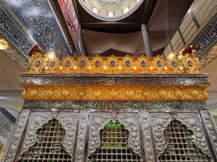 تقرير مصور/ العتبة العباسية تجري صيانة على شباك ومقام "صافي صفا اليماني" في النجف الأشرف