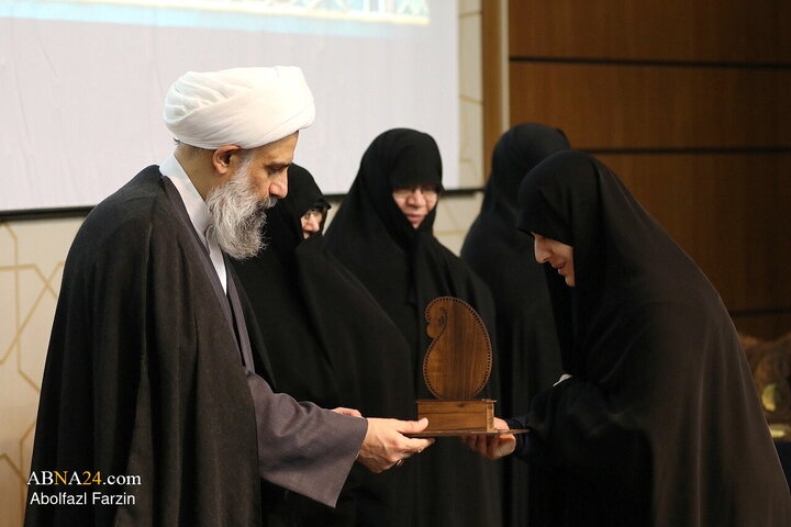 آیین اختتامیه هجدهمین جشنواره علمی پژوهشی بانوی کرامت
