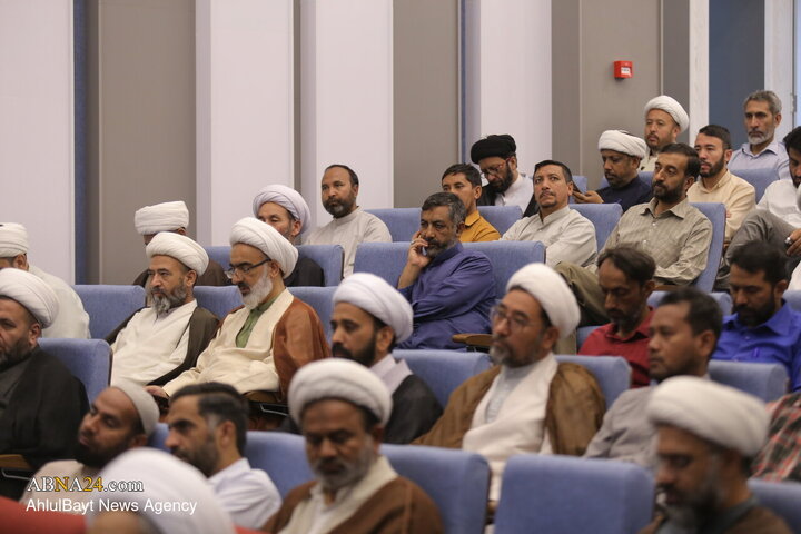 نشست علمی نامه‌های امام شهید به جوانان غرب در قم برگزار شد