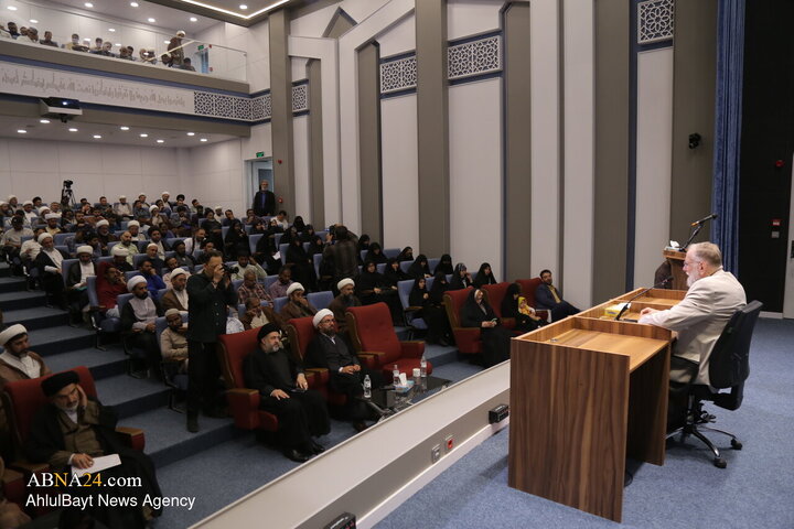 نشست علمی نامه‌های امام شهید به جوانان غرب در قم برگزار شد