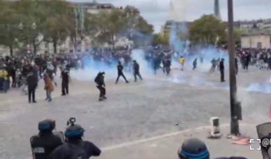 Video| Tear gas at water cannon sa Paris