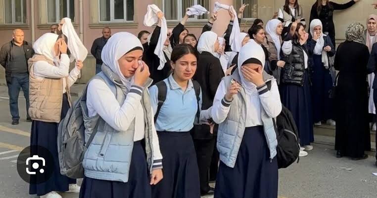 السلطات الأذربيجانية تمنع المحجبات من دخول المدارس