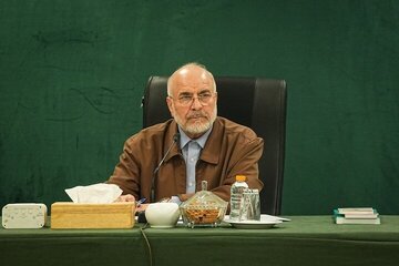 قاڵیباف: ئەمریکا دەبێ تەمێ بکرێت