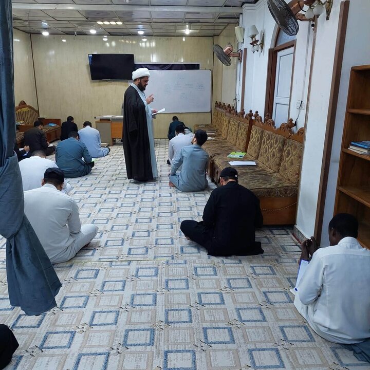 تقرير مصور/ مدرسة النجف الأشرف تُقيِّم التقدم الدراسي لطلاب العلوم الدينية من خلال الامتحانات