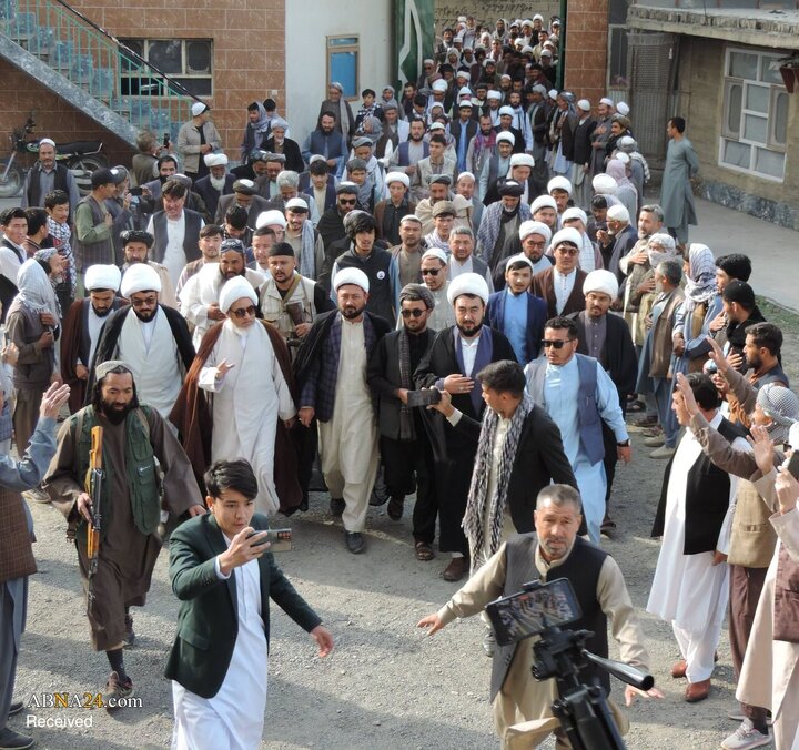 گزارش تصویری | استقبال شیعیان افغانستان از بازگشت عالم شیعه به کشور
