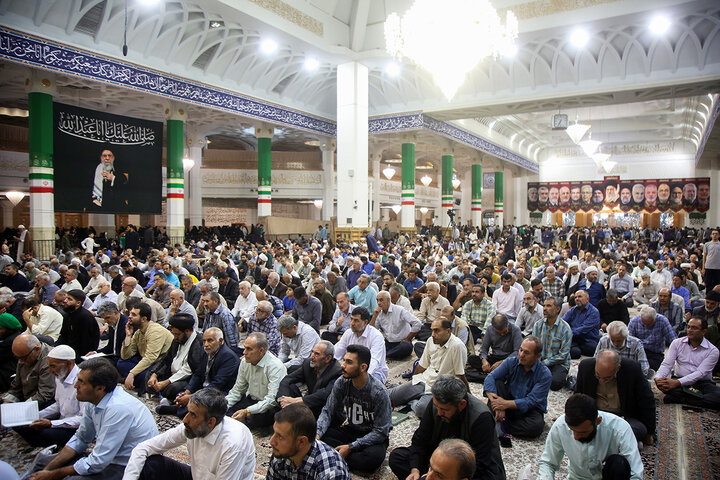 حضور پرشور زائران در حرم بانوی کرامت در شب میلاد حضرت زینب کبری (س)