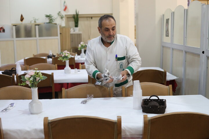 سفره کریمانه حرم بانوی کرامت در شب میلاد دختر امیرالمؤمنین(ع)