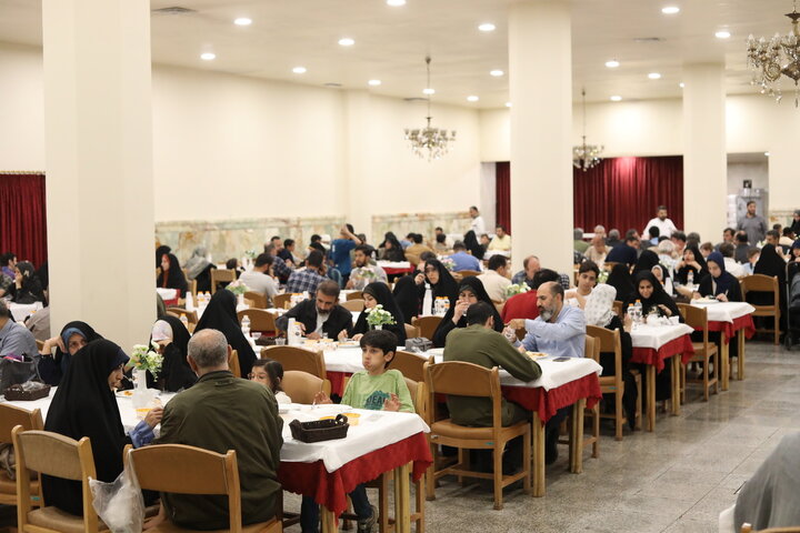 سفره کریمانه حرم بانوی کرامت در شب میلاد دختر امیرالمؤمنین(ع)