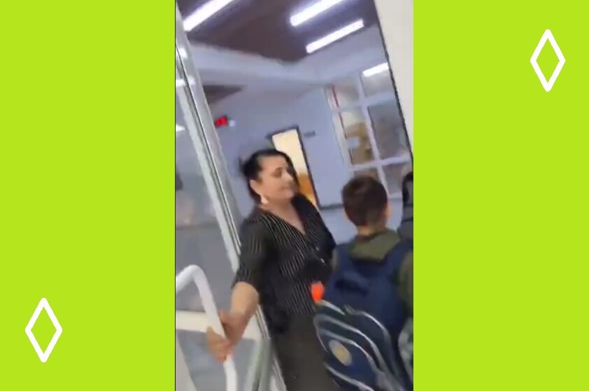 Видео \ Әлијевләр сүлалә режимин мәмурлары Һиҹаблы шаҝирдә тәзјиг ҝөстәрәрәк дәрсә ҝирмәјинә мане олурлар