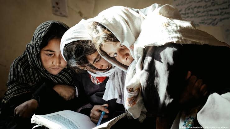 Afghanistan : 2,6 millions de filles privées d’enseignement secondaire, cinq ans après la fermeture des écoles