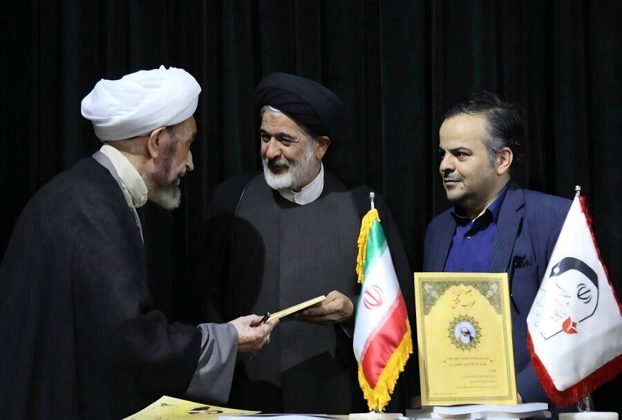 امروز روز دفاع از ایران، وحدت و همبستگی ملی است