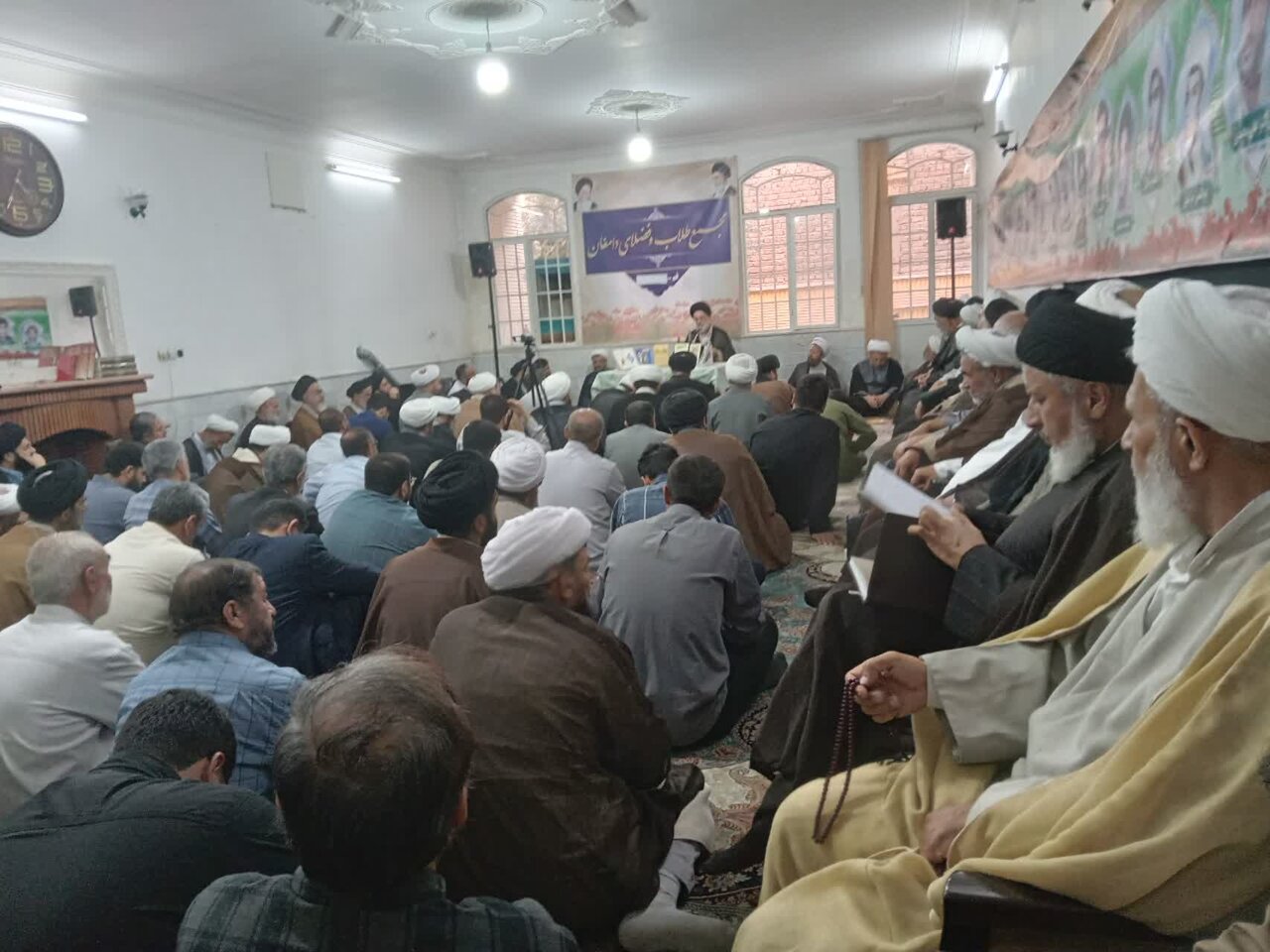 والله، امام جماعت بودن مهمتر از امام جمعه بودن است