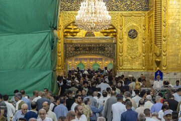 تقرير مصور/ أجواء ليلة الجمعة في مرقد أبي الفضل العباس (عليه السلام)