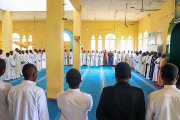 Sala ya Ijumaa katika Kituo cha Kiislamu cha Al-Hadi nchini Malawi, Huku Waumini Wakihimizwa Kuishi Maisha Mema kwa maelekezo ya Uislamu +Picha